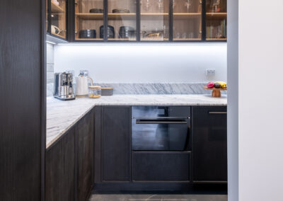 Sleek urban contemporary cabinetry, perfect for homes in Dutton Park.